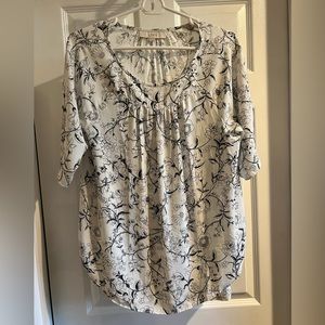 LOFT, medium floral white/navy top